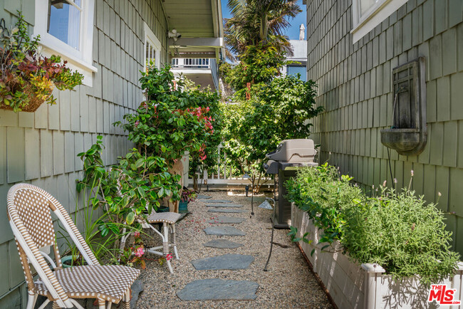 Building Photo - 12 Seaview Terrace