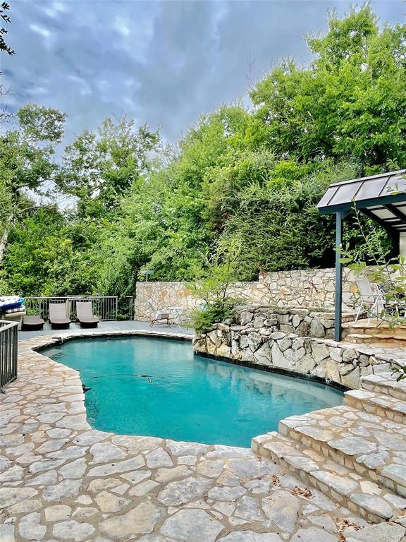 Building Photo - 806 Rock Creek Dr