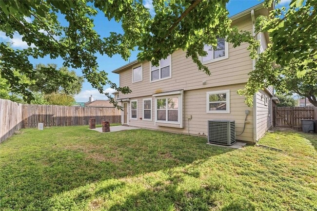 Building Photo - 11015 Shumard Oak Ct