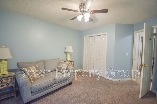 Building Photo - 1651 Greenock Ave