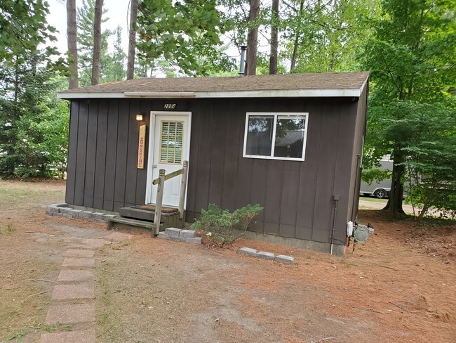 Primary Photo - 3884 N W River Rd