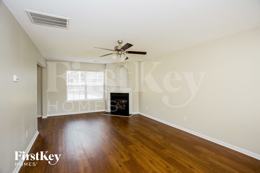 Building Photo - 5415 Tucker Phillips Dr