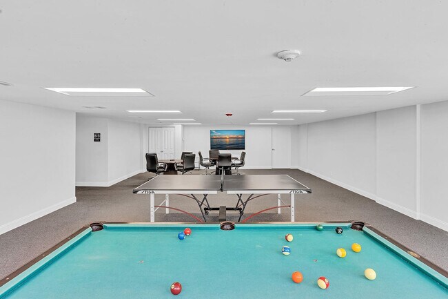 Building Photo - 525 N Ocean Blvd