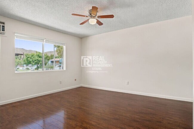 Building Photo - 3009 Canyon Crest Dr