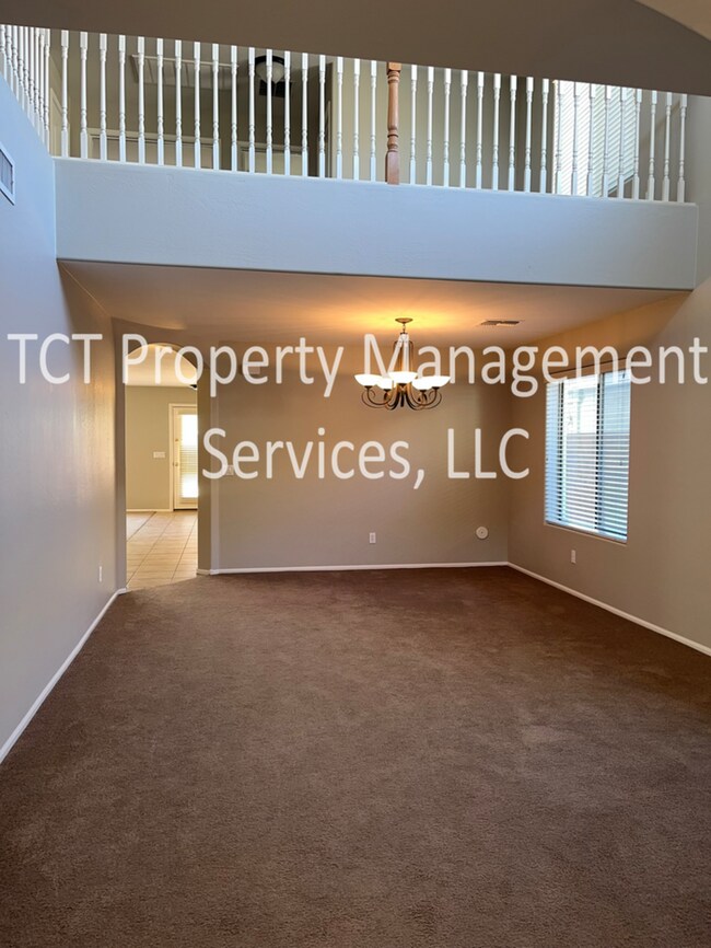 Building Photo - Large Home in Pecan Creek South