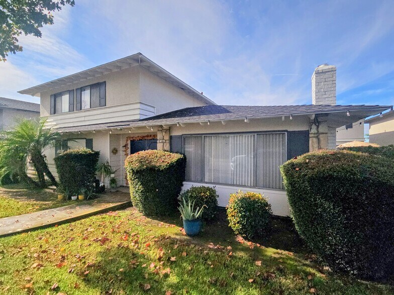 Building Photo - 141 Greentree Ln