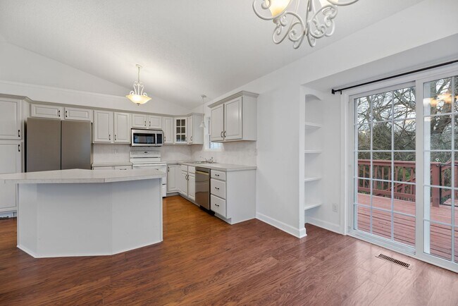 Building Photo - Beautiful 4 Bed 3 Bath in Andover School District!