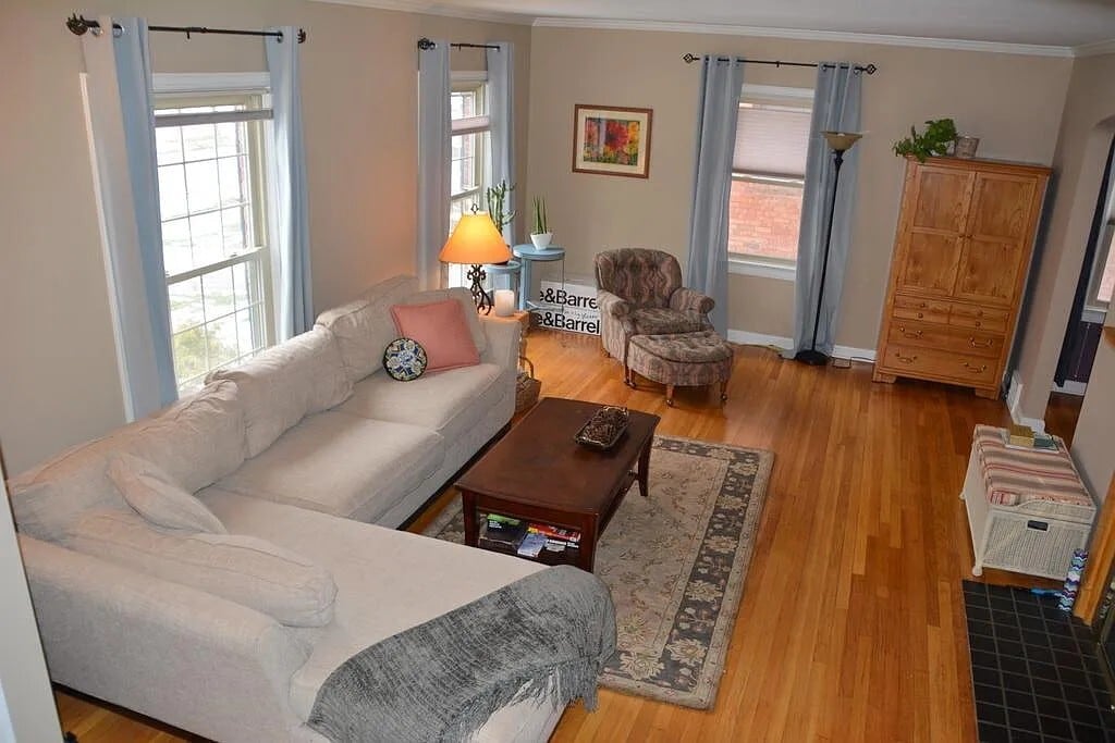 Family Room - 2475 Channing Rd