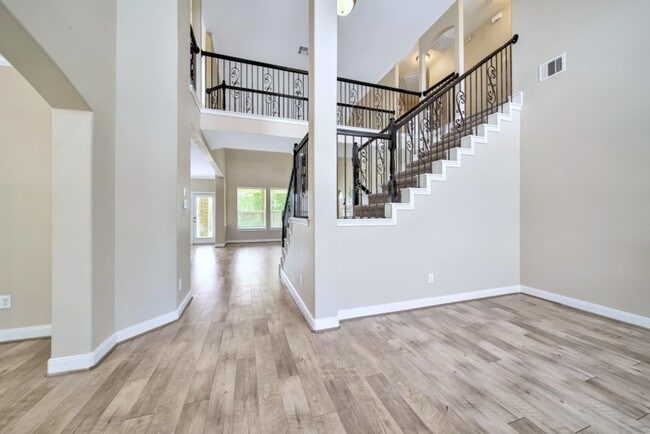 Building Photo - 3007 Rocky Point Dr