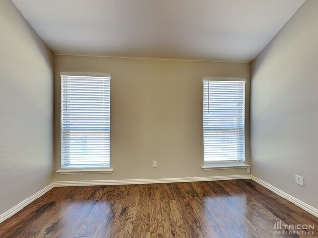 Building Photo - 1704 Bob Dr