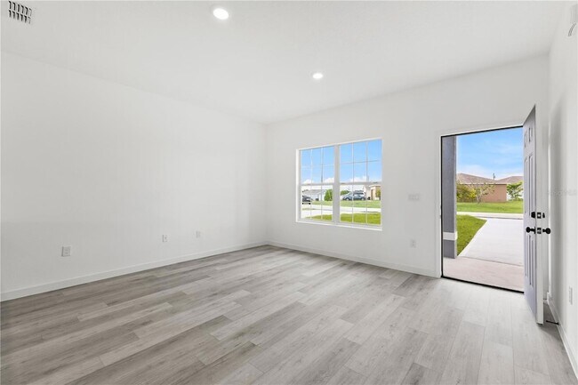 Building Photo - 602 Desmoines Ct