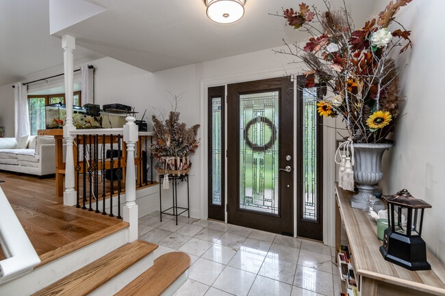 Building Photo - 230 Jacobs Creek Rd