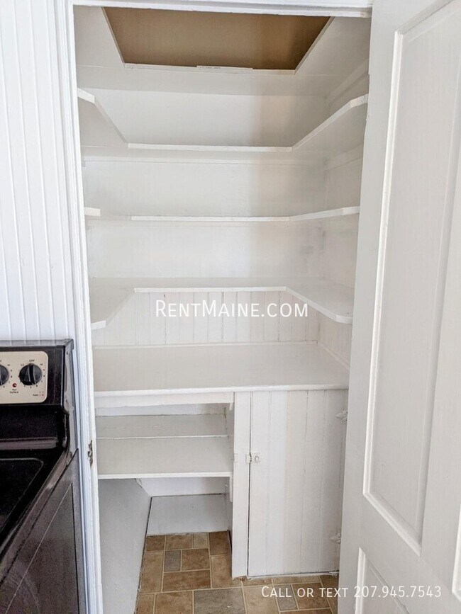 Building Photo - 22 E Summer St