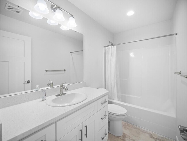 Building Photo - 3-Bedroom Home with Private Garage and Fen...