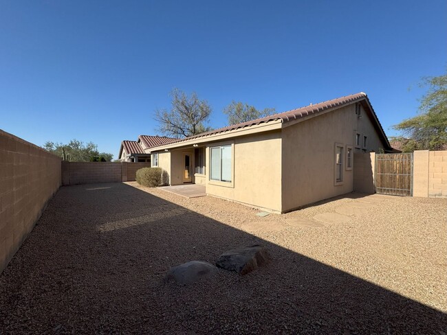 Building Photo - 2 BEDROOM PLUS OFFICE/DEN IN MCDOWELL MTN ...