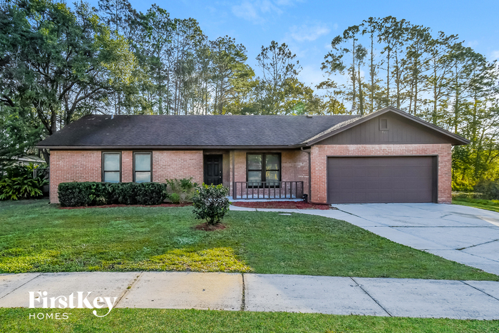 Primary Photo - 9586 Villiers Dr N