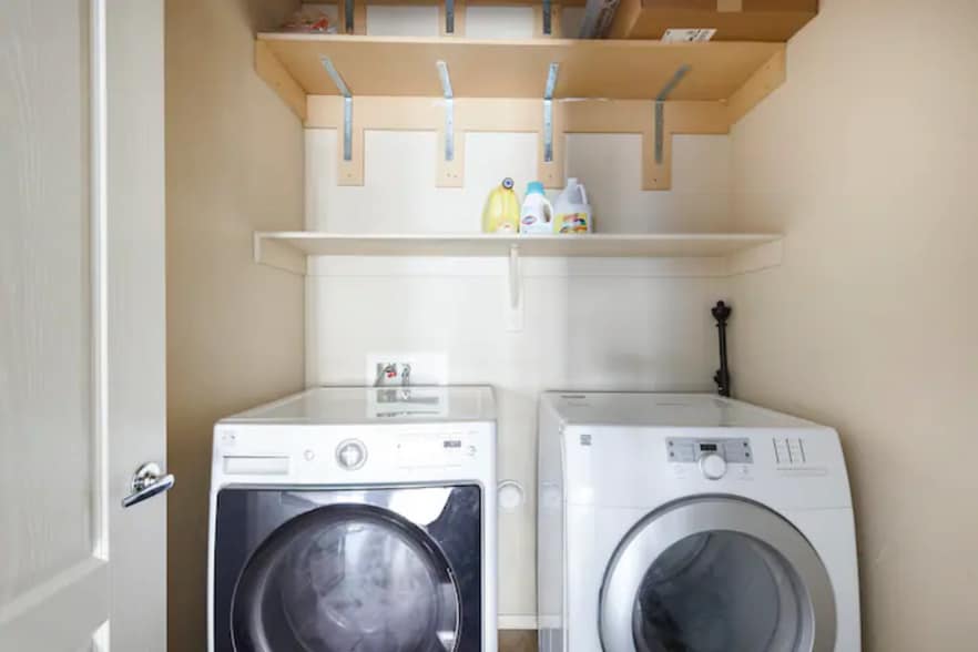 Building Photo - 2402 E 5th St