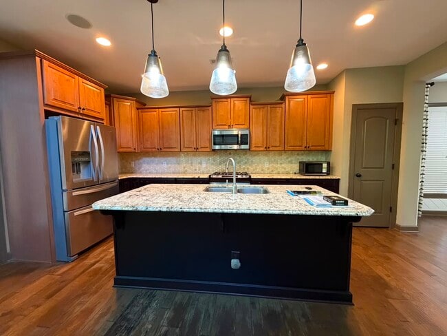 Building Photo - 15124 Sapphire Hill Ln