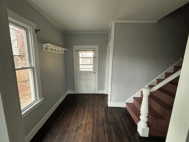 Building Photo - 17 Noble