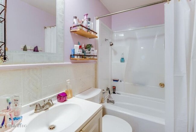 Building Photo - Long beach home now available for rent