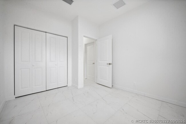 Building Photo - 1009 14th St