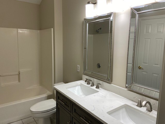 Building Photo - 2002 Larson Dr