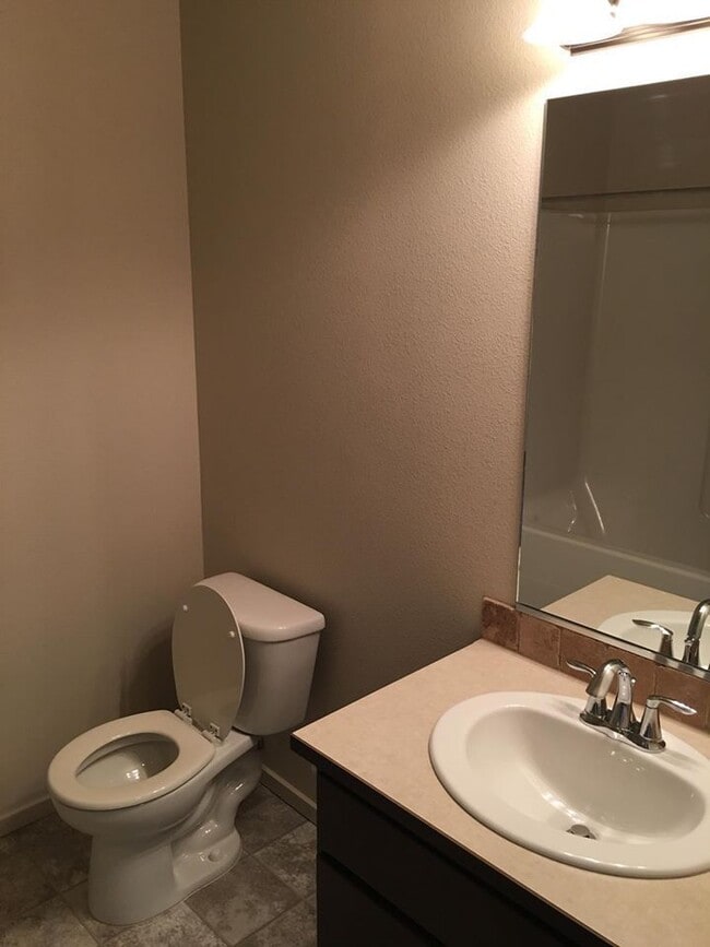 Building Photo - RANCH STYLE DUPLEX (P#107)