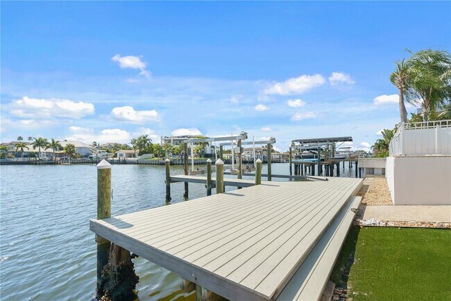 Building Photo - 3924 Versailles Dr