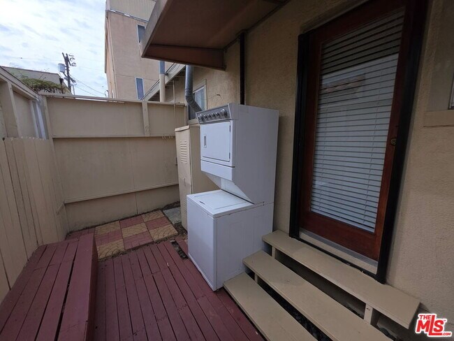 Building Photo - 632 Santa Clara Ave