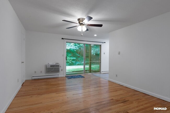 Building Photo - 1634 Farmington Ave