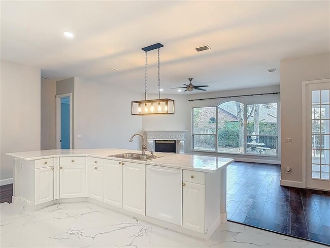 Building Photo - 6 Lionshead Dr