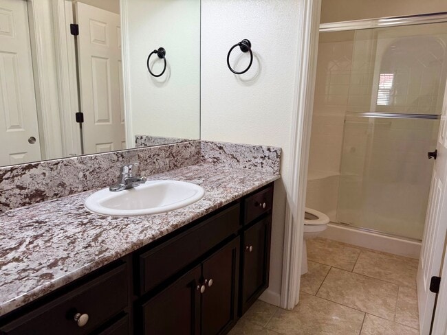 Building Photo - Beautiful 3/2.5 near Clovis East