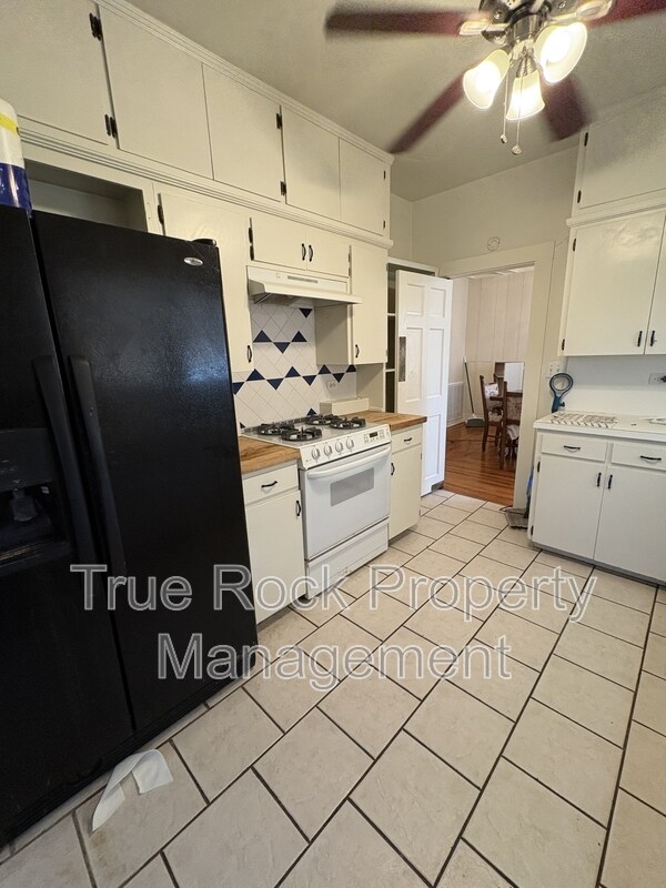 Building Photo - 1316 S Johnston Ave