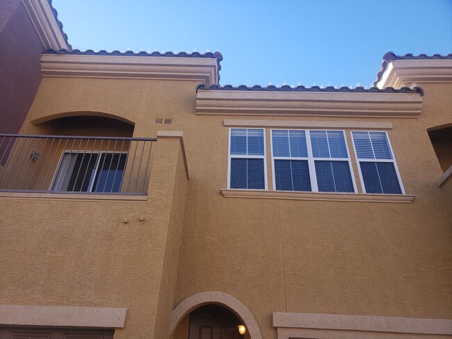 Building Photo - 3975 N Hualapai Way