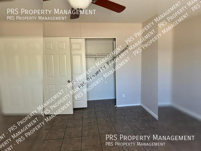 Building Photo - 10641 N 15th Ave