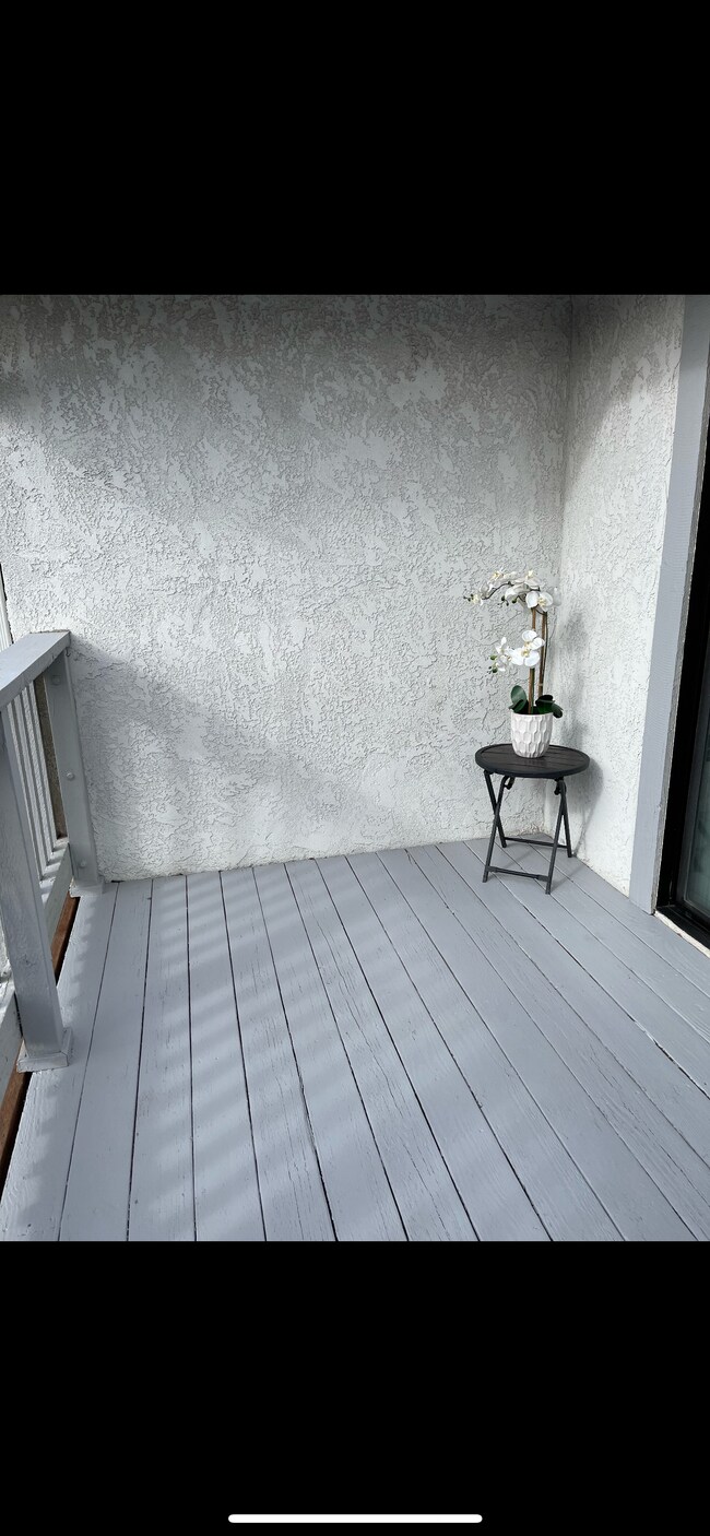 Building Photo - 4396 Howard Ave