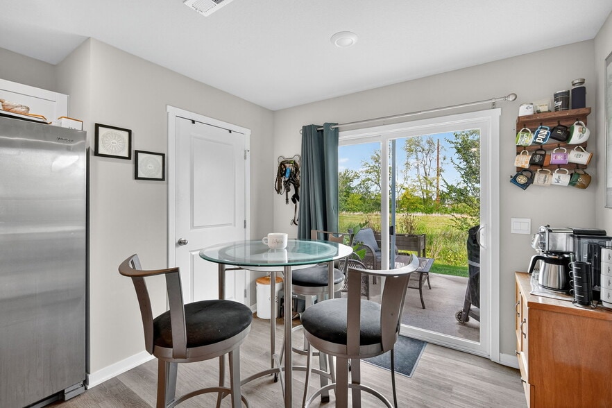 Building Photo - 2541 SE Hawkins Dr