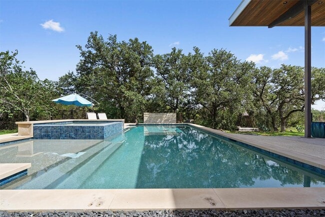 Building Photo - 1302 Socorro Dr