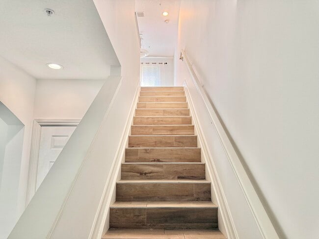 Building Photo - 332 Atlantic Grove Way