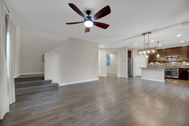 Building Photo - Gorgeous Henderson Home