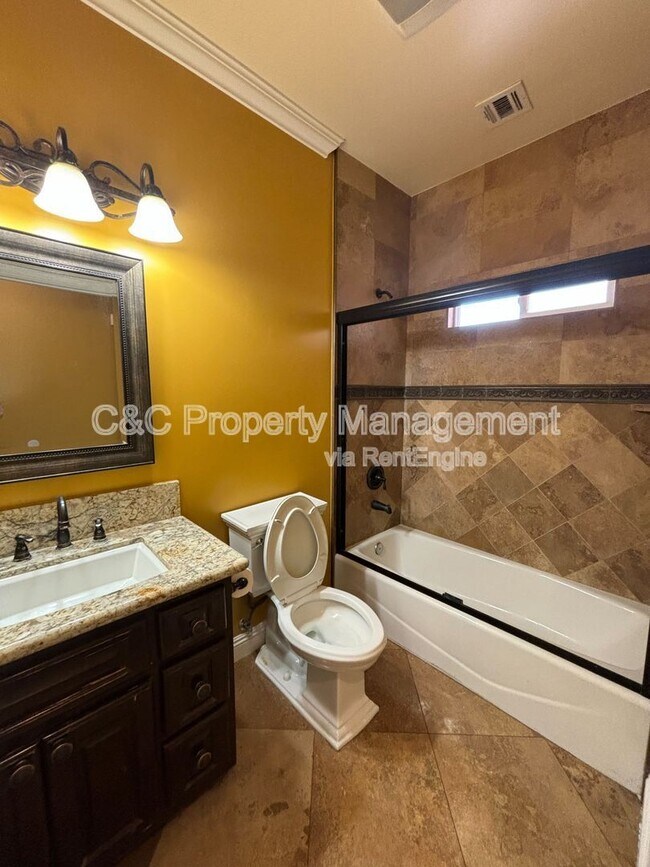 Building Photo - 1445 S Sunol Dr