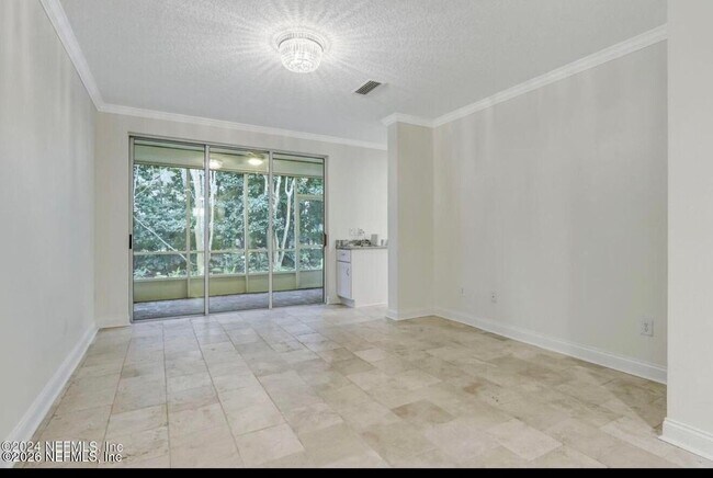 Building Photo - 156 Hidden Palms Ln