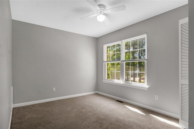 Building Photo - 5006 Liza Ln