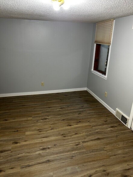 Building Photo - 918 Oak St