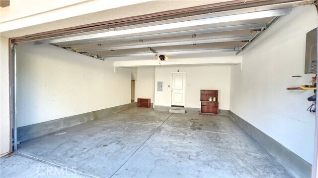 Building Photo - 22 Ovation