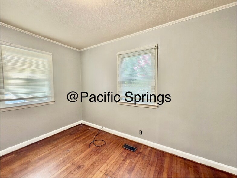Bedroom - 927 S Church St