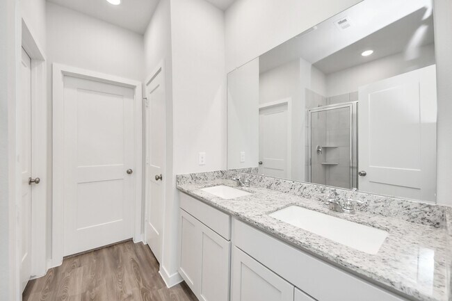 Building Photo - 5819 Blue Grama Dr