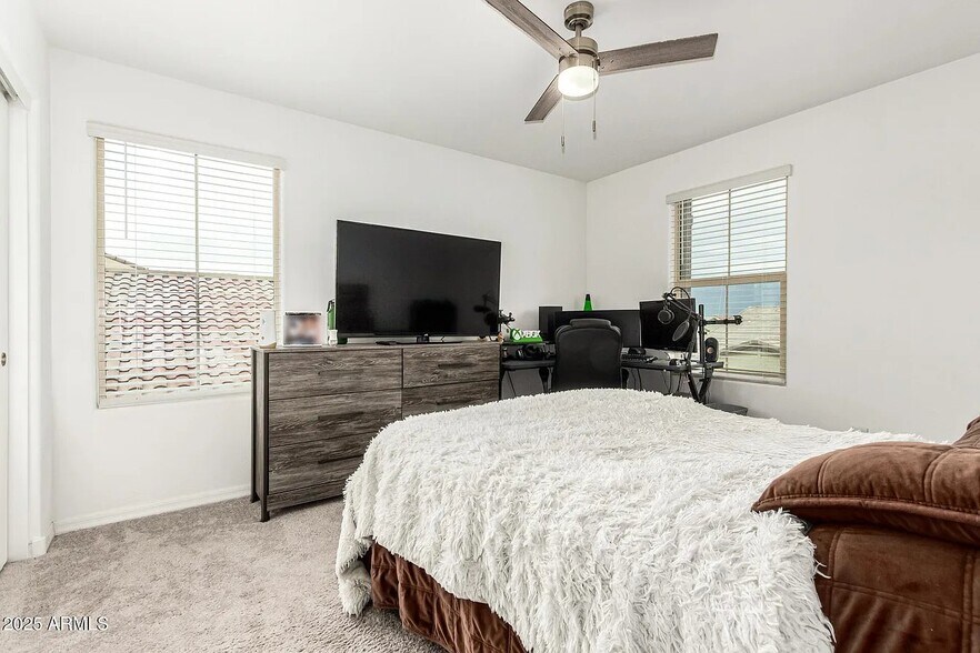 Building Photo - 1020 S 151st Ave