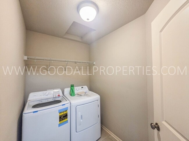 Building Photo - 885 Northview Dr
