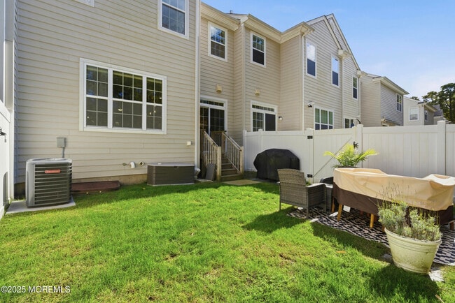 Building Photo - 254 Hawthorne Ln